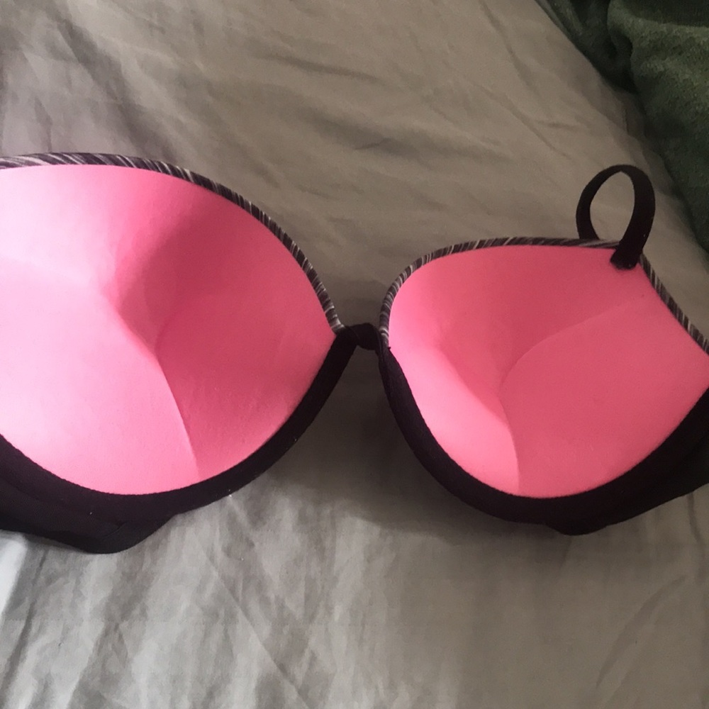 Vs/Pink Bras - image 6